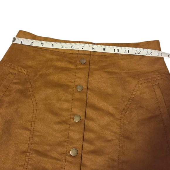 H&M Faux Suede Mini Skirt Camel Brown Tan Women's 8 Buttons Pockets High Waist - Picture 5 of 13
